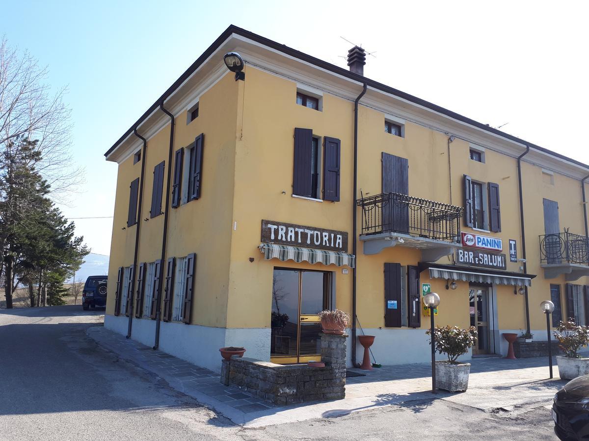 Hôtel Trattoria Cattani à Medesano Extérieur photo